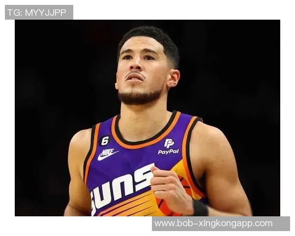 布克全能表现助力球队胜利12投仅4中却贡献18分5篮板5助攻正负值高达14 布克全能表现助力球队胜利12投仅4中却贡献18分5篮板5助攻正负值高达14