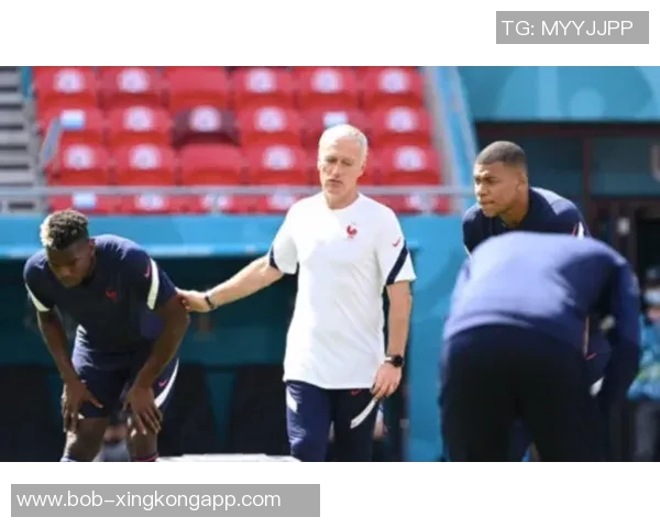 德尚怒斥法国队半场表现太慢亟需提升比赛节奏与活力 德尚怒斥法国队半场表现太慢亟需提升比赛节奏与活力