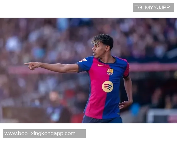 西媒报道亚马尔备战巴黎之战积极训练成为最后离场球员之一 西媒报道亚马尔备战巴黎之战积极训练成为最后离场球员之一