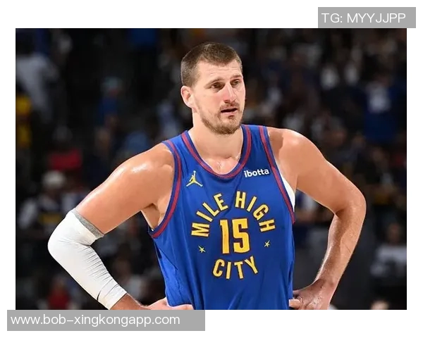 约基奇展现MVP风范18投12中豪取33分15板16助大三双并贡献3次抢断