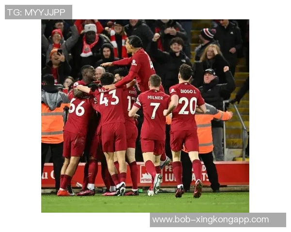 早报：双红会激战正酣曼联绝杀利物浦上演惊心动魄逆转