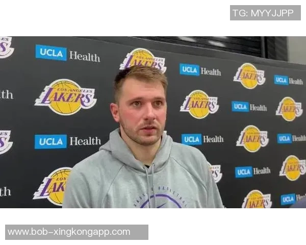 阿里纳斯称詹姆斯现为东契奇的定点投手预计还能继续征战两年