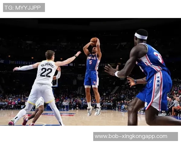 格莱姆斯状态低迷却依然贡献全面数据13投5中收获12分5篮板6助攻