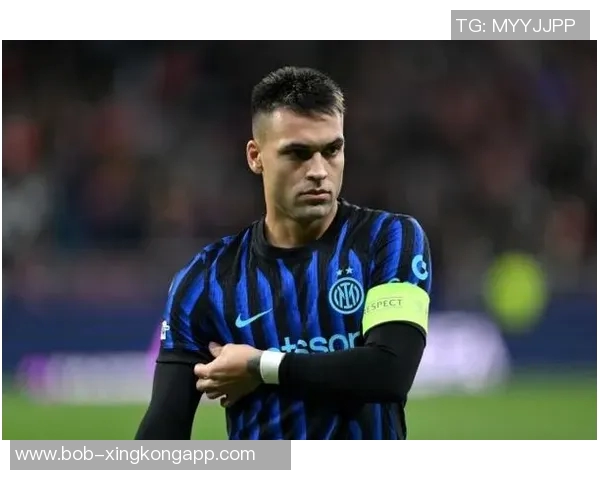 劳塔罗对齐沃换人决定不满摔水瓶表达愤怒情绪 劳塔罗对齐沃换人决定不满摔水瓶表达愤怒情绪