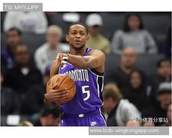 福克斯状态起伏20投9中贡献25分5篮板9助攻正负值惨淡19