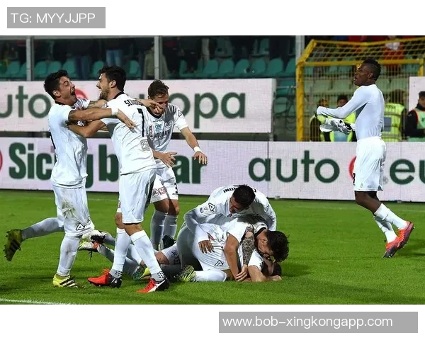 佩里西奇状态回暖本赛季已贡献2球8助助球队迎战利物浦首开记录